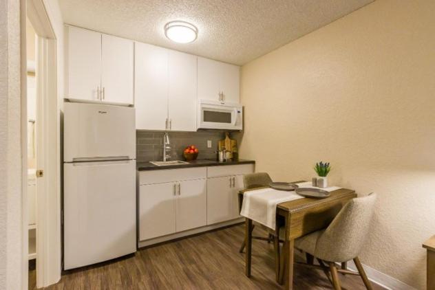 InTown Suites Extended Stay Orlando FL – Presidents Dr - image 5